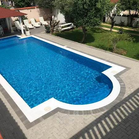 Villa Residence ホテル 4*