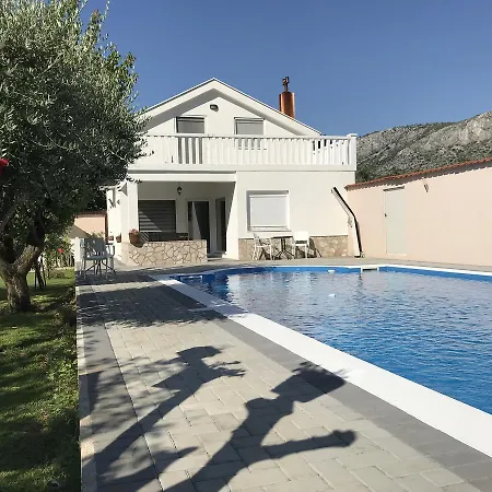 Villa Residence 4*