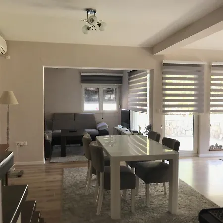 Villa Residence ホテル 4*